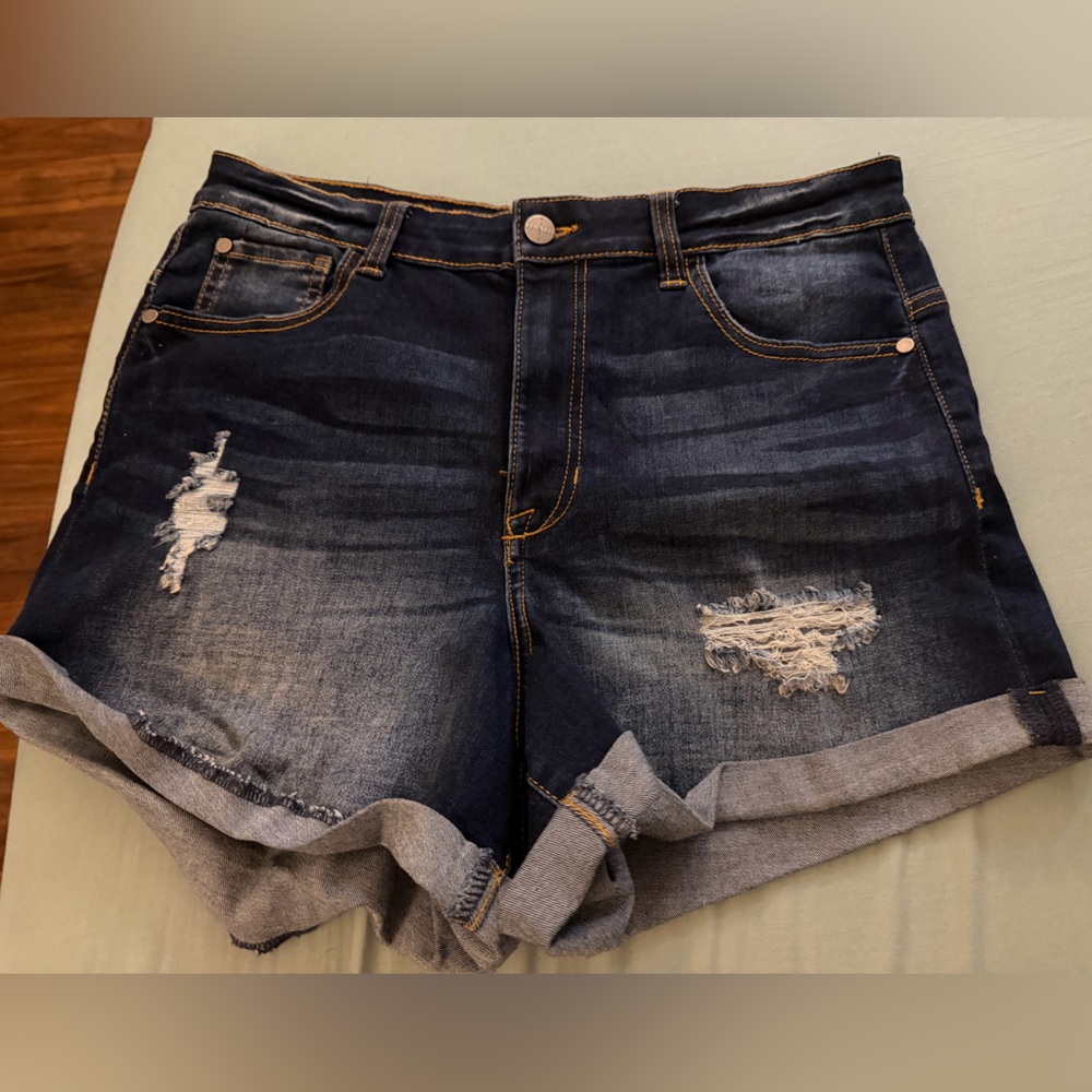 Kendall + Kylie The Icon Distressed Denim Shorts Size 11/30 Cuffed Dark Wash